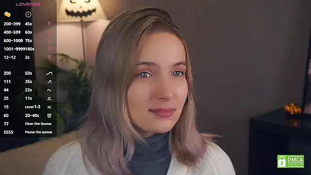 Snapshot of HongTomczak chatting on 11.21.25 HongTomczak online show from 11.21.25