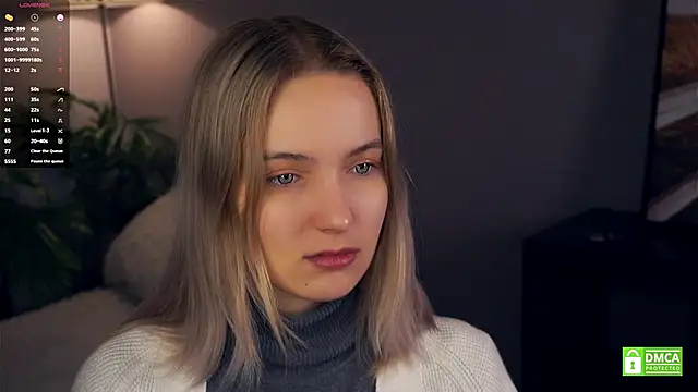 Snapshot of HongTomczak chatting on 11.25.25 HongTomczak online show from 11.25.25