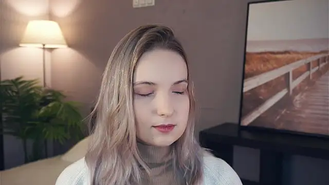 Snapshot of HongTomczak chatting on 12.18.25 HongTomczak online show from 12.18.25