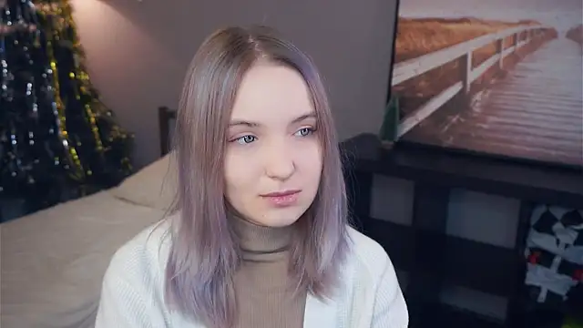 Snapshot of HongTomczak chatting on 12.23.25 HongTomczak online show from 12.23.25