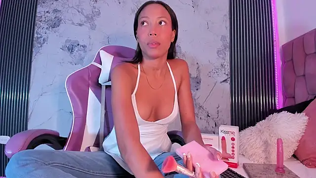 Snapshot of Mia_Duarte1 chatting on 10.16.25 Mia Duarte1 online show from 10.16.25