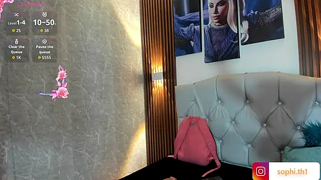 Snapshot of Sophi_Thaylorr chatting on 09.26.25 Sophi Thaylorr online show from 09.26.25