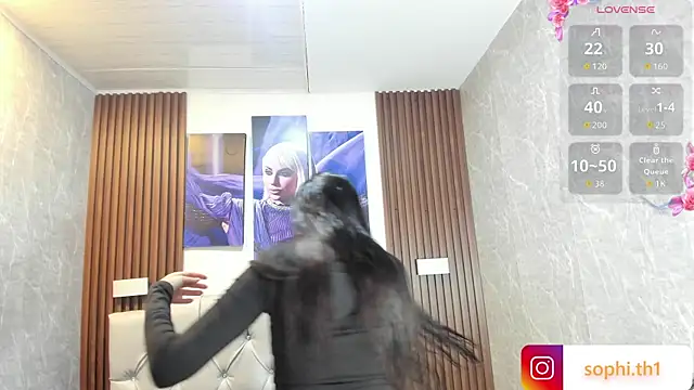 Sophi Thaylorr online show from 10.04.25