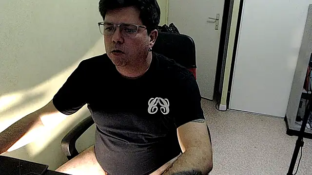 blueandwhite1 online show from 12.02.25