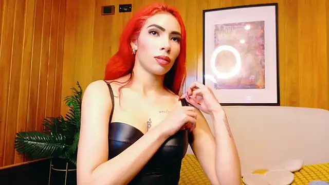 Snapshot of FranchescaVeleska chatting on 09.29.25 FranchescaVeleska online show from 09.29.25