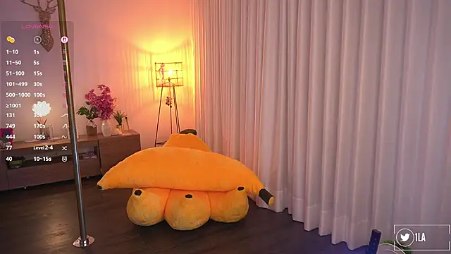 Snapshot of Just__dani chatting on 02.15.26 Just dani online show from 02.15.26