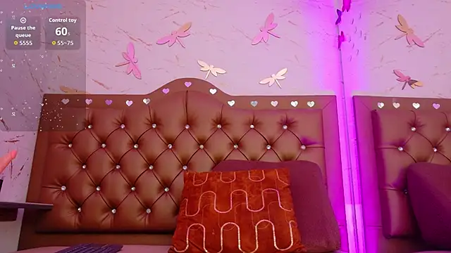 Zoe-Johnson  online show from 10.03.25