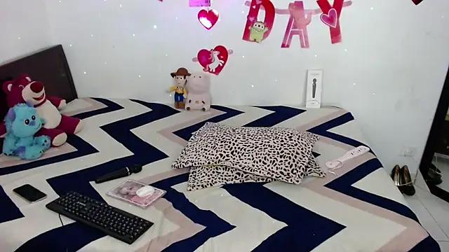 Snapshot of Zoe_small chatting on 02.26.26 Zoe small online show from 02.26.26