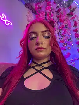 Snapshot of LucyGray chatting on 12.01.25 LucyGray online show from 12.01.25