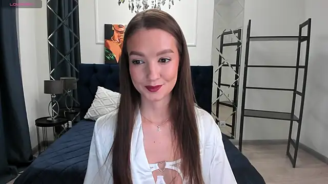 Snapshot of LoraSunnyy chatting on 11.08.25 LoraSunnyy online show from 11.08.25