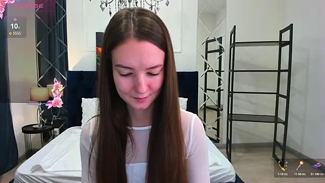 Snapshot of LoraSunnyy chatting on 11.23.25 LoraSunnyy online show from 11.23.25