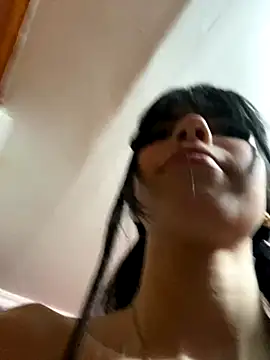 valentinagomez17 online show from 10.25.25