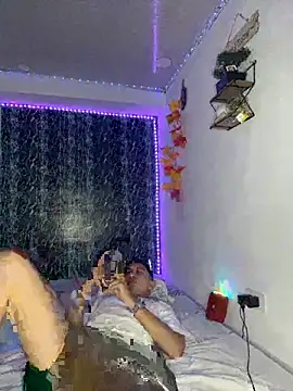 Snapshot of Alejandro_BigCock22 chatting on 09.23.25 Alejandro BigCock22 online show from 09.23.25