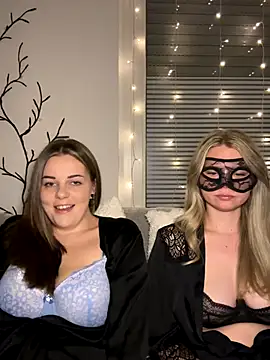 Snapshot of ItsLxsa chatting on 09.19.25 ItsLxsa online show from 09.19.25