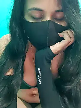 Snapshot of DivyaBhabhi69@xh chatting on 11.25.25 DivyaBhabhi69xh online show from 11.25.25