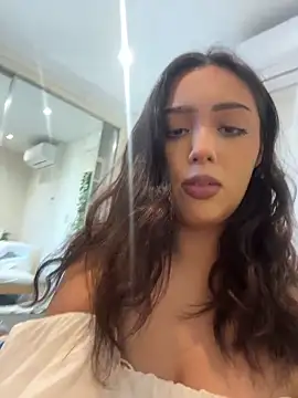 chloerossi18 online show from 12.18.25