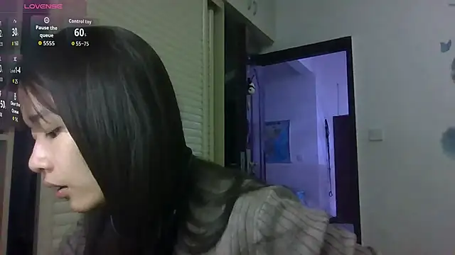 Snapshot of Monice1314 chatting on 10.27.25 Monice1314 online show from 10.27.25