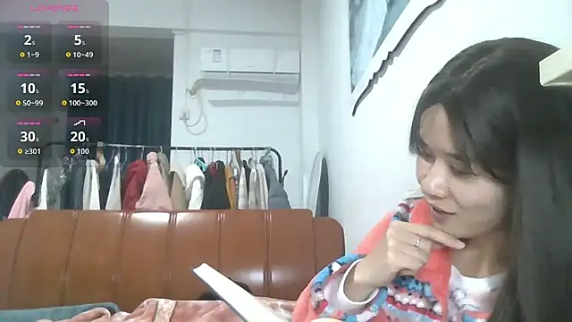 Snapshot of Monice1314 chatting on 12.14.25 Monice1314 online show from 12.14.25