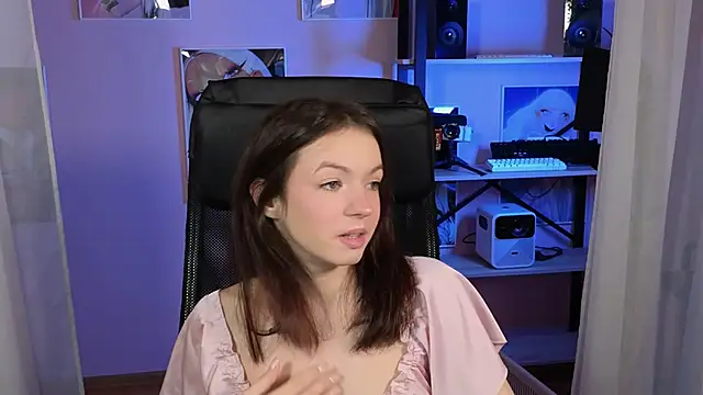 Snapshot of Loona_Eclipse chatting on 10.07.25 Loona Eclipse online show from 10.07.25