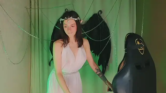 Snapshot of Loona_Eclipse chatting on 10.30.25 Loona Eclipse online show from 10.30.25