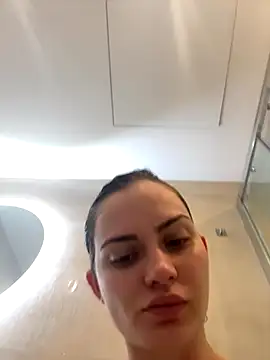 prettylittlefooxy online show from 11.17.25