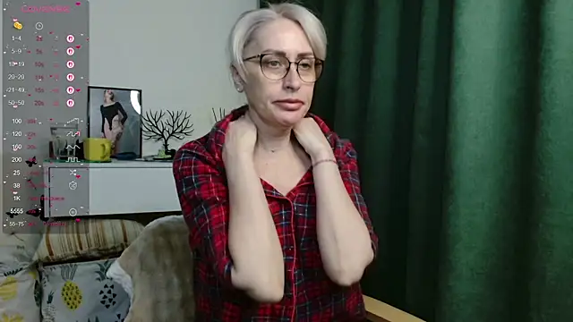 Snapshot of PamellaMurphy chatting on 05.17.26 PamellaMurphy online show from 05.17.26