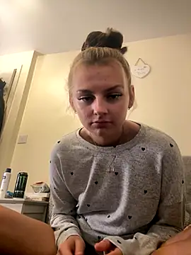 Snapshot of Summer21k chatting on 10.16.25 Summer21k online show from 10.16.25