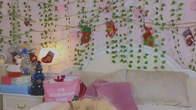 Sonia Meow online show from 12.21.25