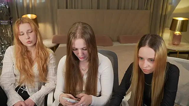 Ella 054 online show from 10.13.25