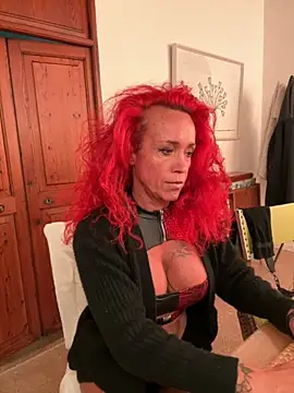 Hotmilfhamburg1 online show from 11.26.25