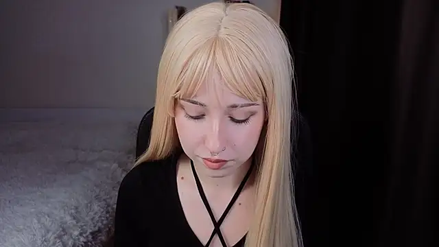 Snapshot of YukiMisa chatting on 10.08.25 YukiMisa online show from 10.08.25