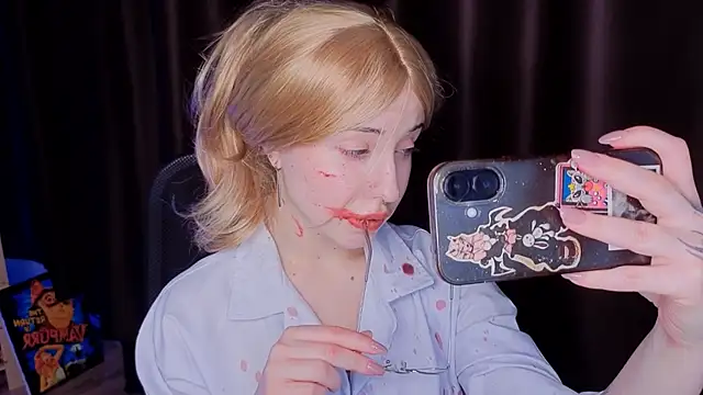 Snapshot of YukiMisa chatting on 10.22.25 YukiMisa online show from 10.22.25