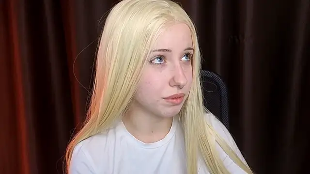 Snapshot of YukiMisa chatting on 01.06.26 YukiMisa online show from 01.06.26