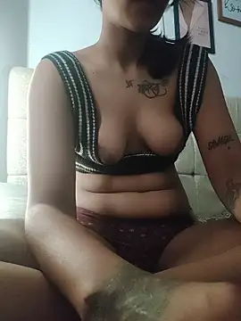 Snapshot of your_sexooh chatting on 11.15.25 your sexooh online show from 11.15.25