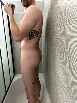 Snapshot of TomieSoichi chatting on 09.18.25 TomieSoichi online show from 09.18.25