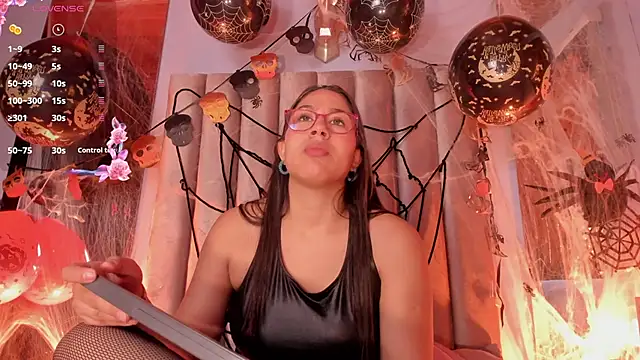 Karoline21 online show from 10.18.25