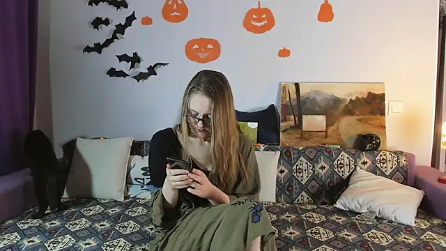 WonderConnie1 online show from 10.28.25