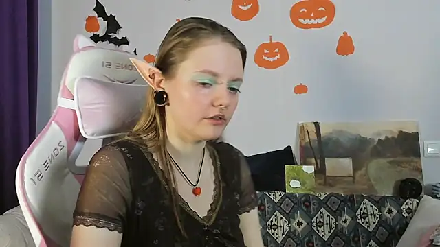 WonderConnie1 online show from 10.31.25