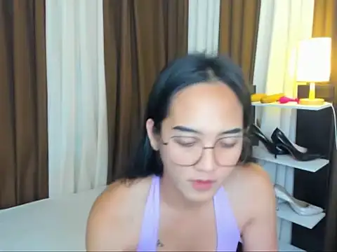 URHottestAngel online show from 09.11.25