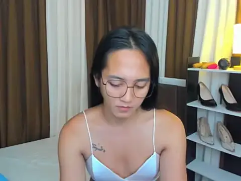 URHottestAngel online show from 09.14.25