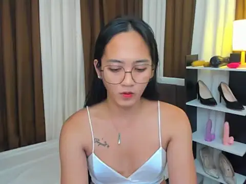 URHottestAngel online show from 09.19.25