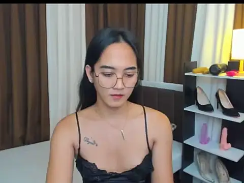 URHottestAngel online show from 09.20.25