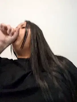 Alessandraa- online show from 10.17.25