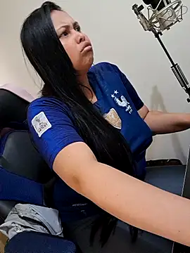 Alessandraa- online show from 06.15.26