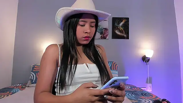 SophieW1 online show from 11.05.25