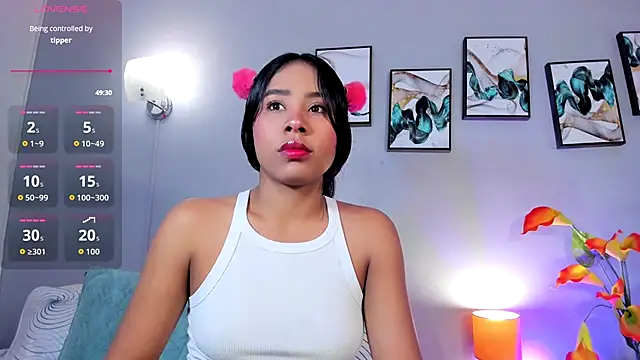 SophieW1 online show from 12.18.25