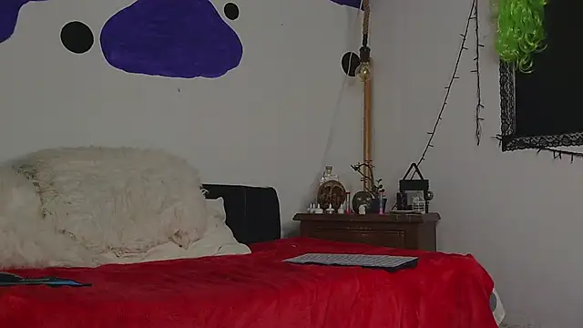 Snapshot of MeganBrown4 chatting on 09.16.25 MeganBrown4 online show from 09.16.25