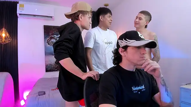 Snapshot of Handsomeboyss19 chatting on 11.20.25 Handsomeboyss19 online show from 11.20.25