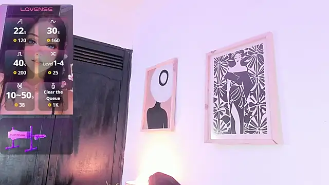 Snapshot of valentinna_montess chatting on 10.29.25 valentinna montess online show from 10.29.25