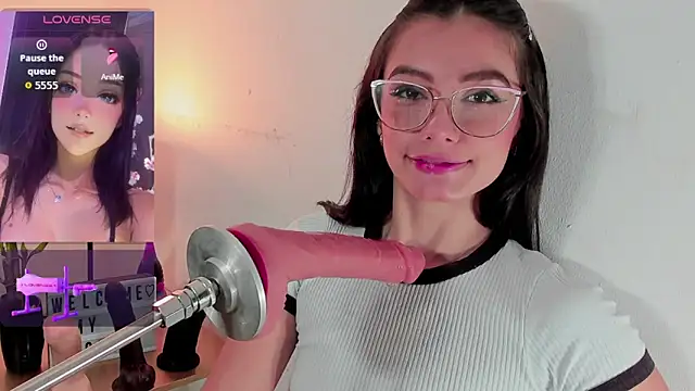 Snapshot of valentinna_montess chatting on 11.04.25 valentinna montess online show from 11.04.25